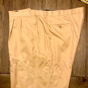 RoundTree and York dress pants